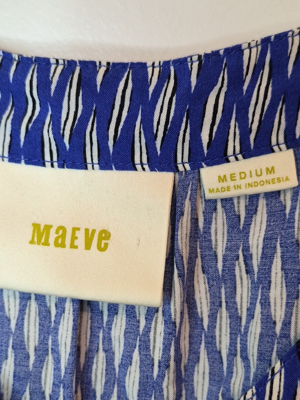 Maeve Blue and White Geometric-Print Blouse Size M - Picture 2 of 11